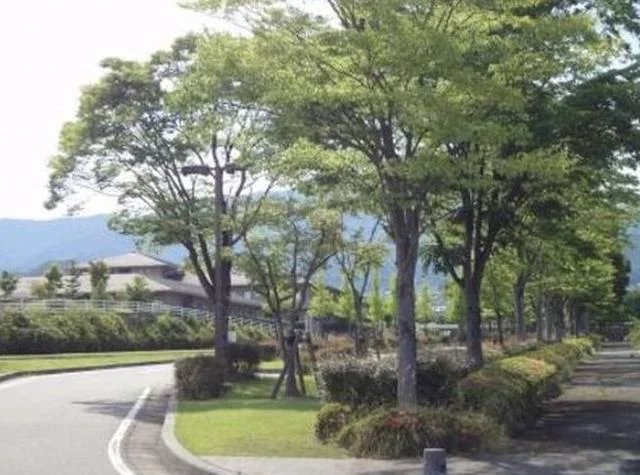 飯田運動公園まで1000m