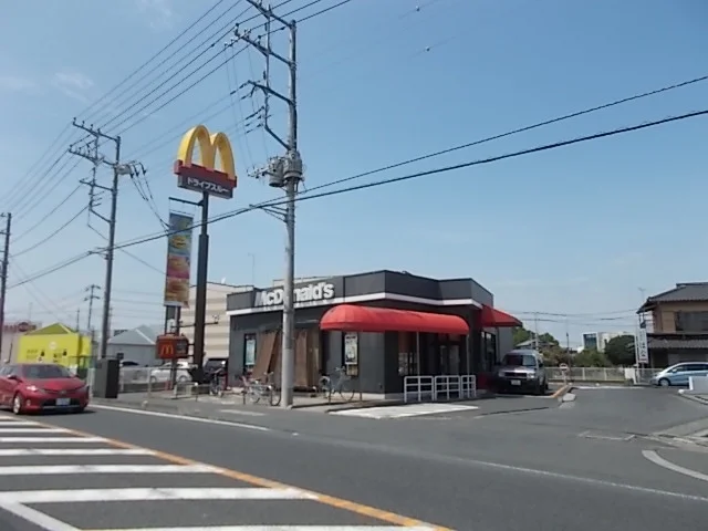 マクドナルド　50号赤塚店まで180m
