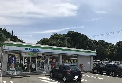 ファミリーマート 裾野岩波店まで280m