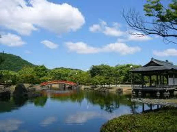 紫式部公園まで1200m