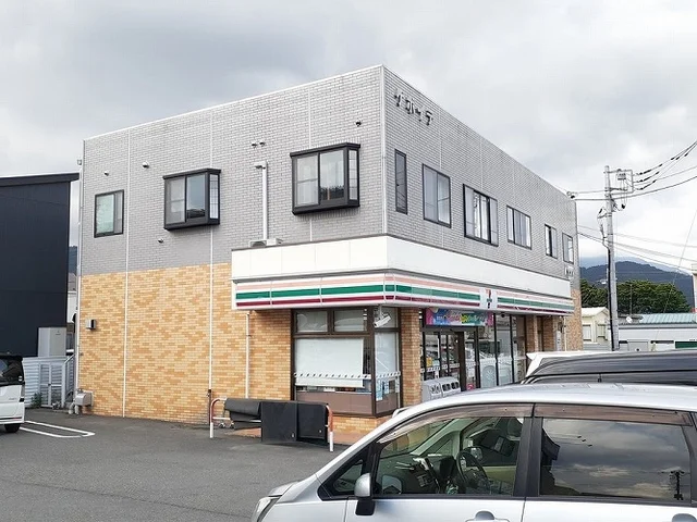 セブンイレブン富士吉田本町店まで400m