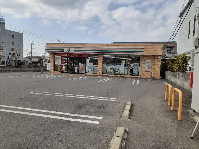 セブンイレブン新居浜元塚店様まで100m