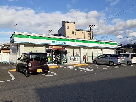 ファミリーマート小松島横須店様まで500m