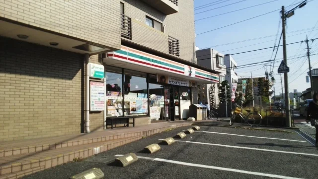 セブン　大宮日進駅西店まで1100m