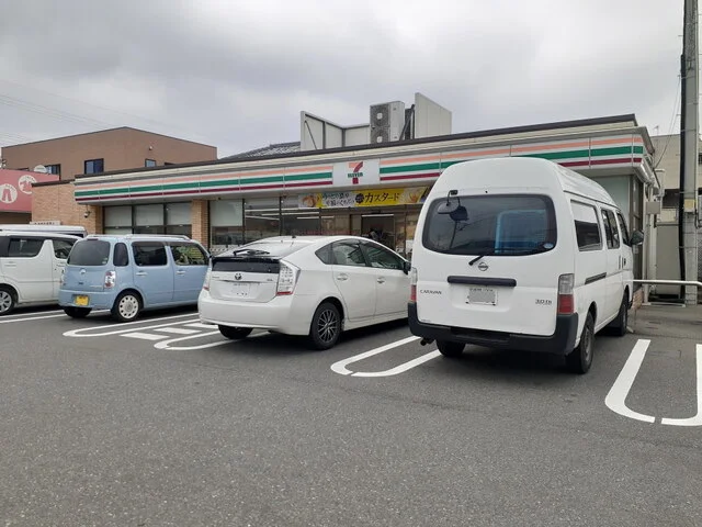 セブンイレブン糸島加布里店まで330m