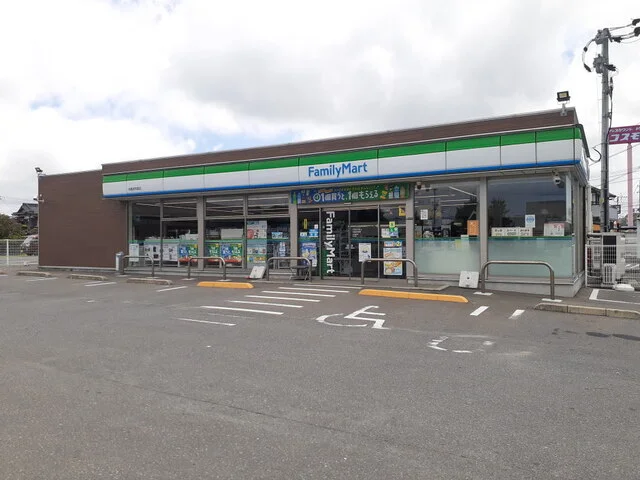 ファミリーマート糸島加布里店まで660m