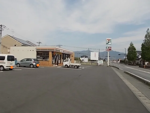 セブンイレブン横島外平店まで150m