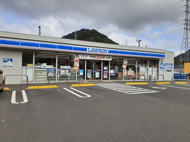 ローソン薩摩川内空港バイパス店まで800m