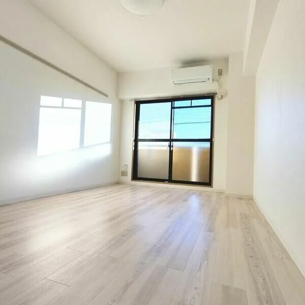 家具設置前のお部屋の画像になります