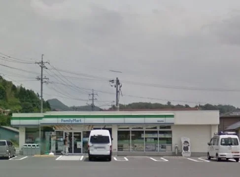 ファミリーマート　雲南加茂店まで400m