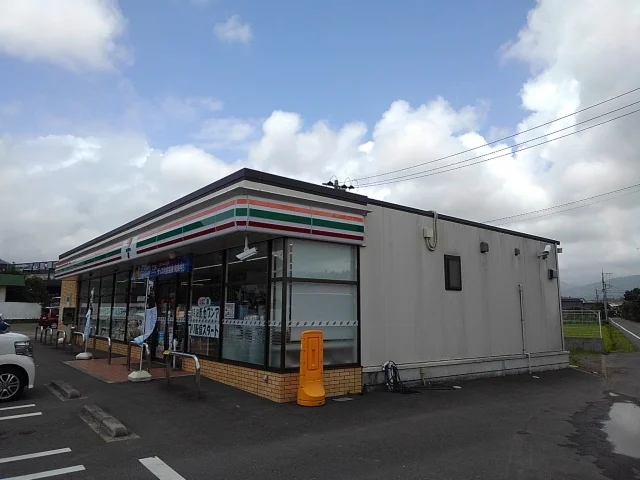 セブンイレブン南星倉６丁目店まで500m