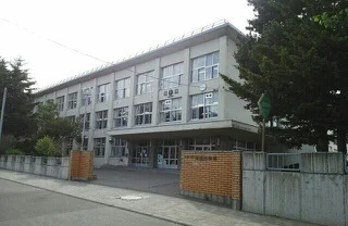 啓明中学校まで560m