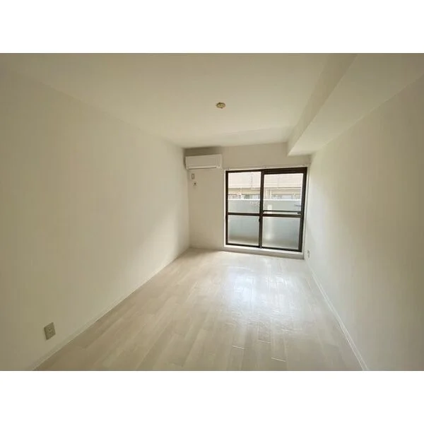 家具設置前のお部屋の画像になります