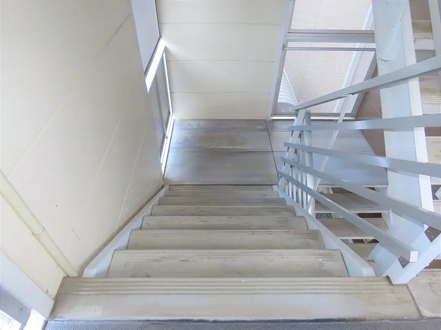階段上からのアングルです