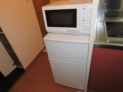 電子レンジ、冷蔵庫完備