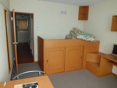 布団が付くのは短期契約の場合のみです。