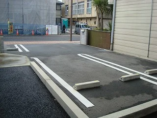 駐車場は3台分ご用意しております。