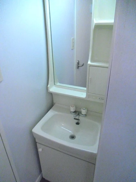 広い洗面台で準備もらくらく♪