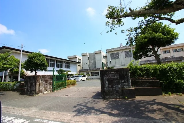 竜洋中学校まで1800m