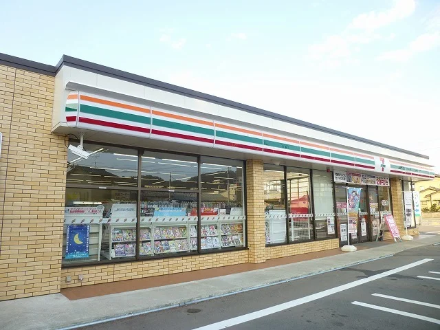 セブンイレブンまで1300m