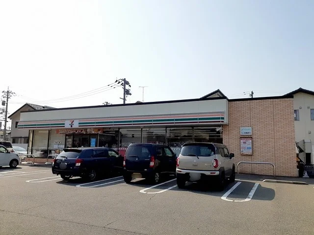 セブンイレブン野々市太平寺まで176m