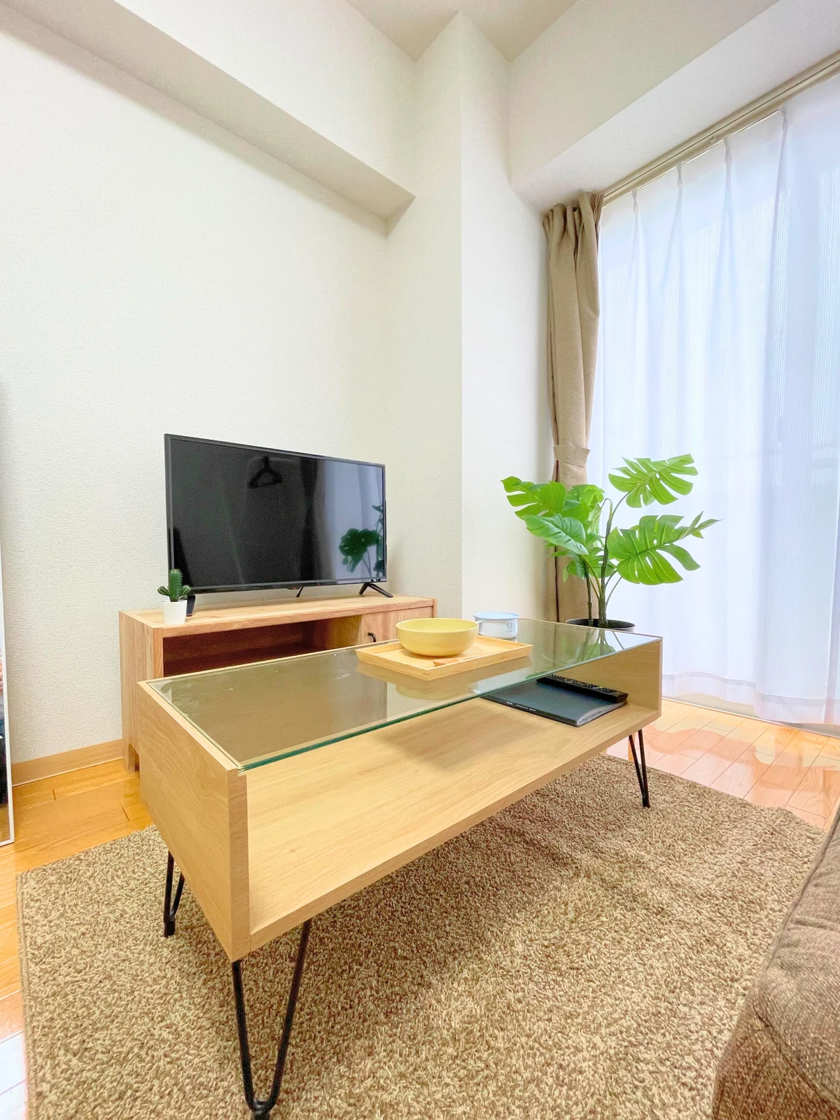 テレビ・テーブル