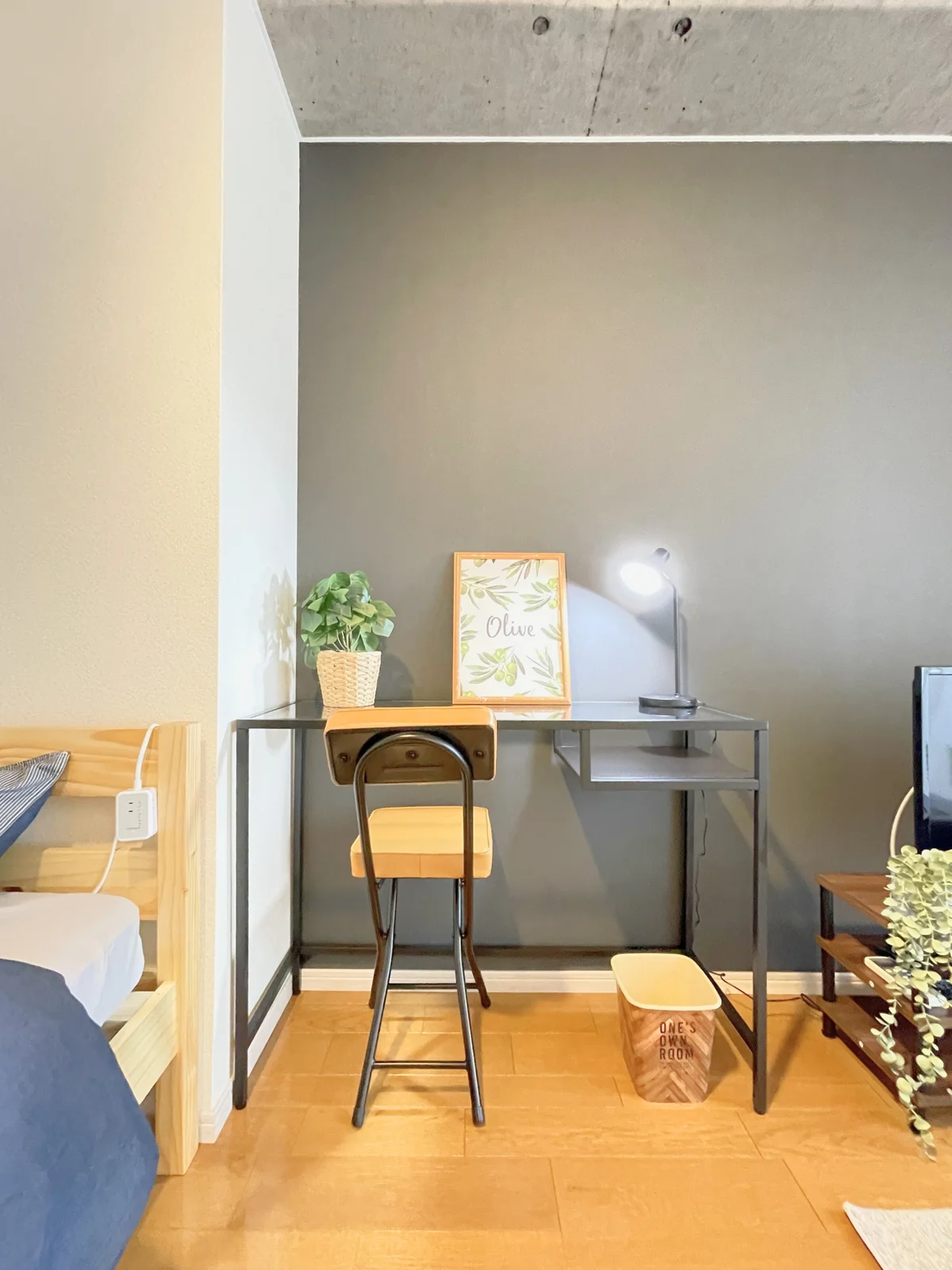 デスク・チェアー