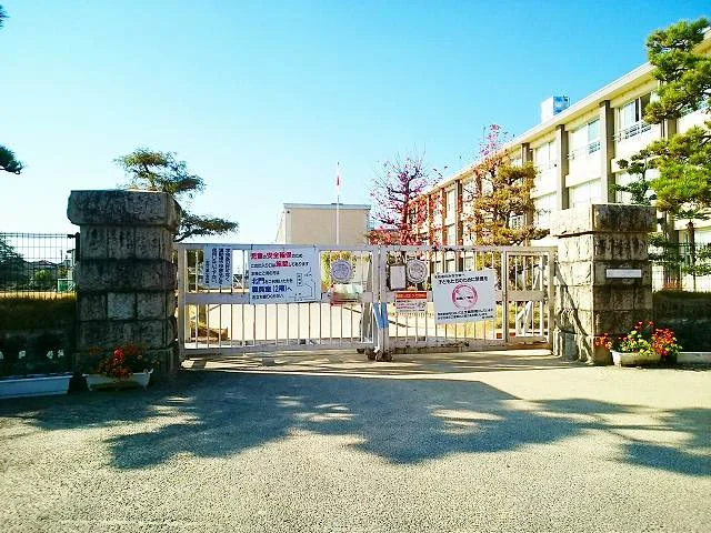 一宮市立　奥小学校まで1400m