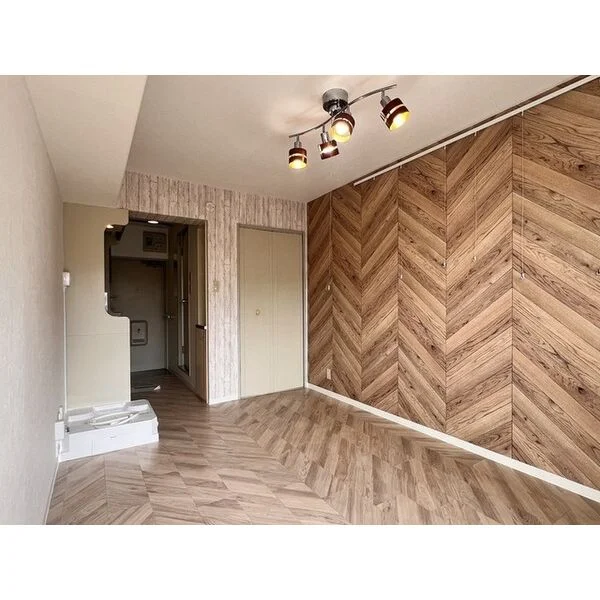 家具設置前のお部屋の画像になります