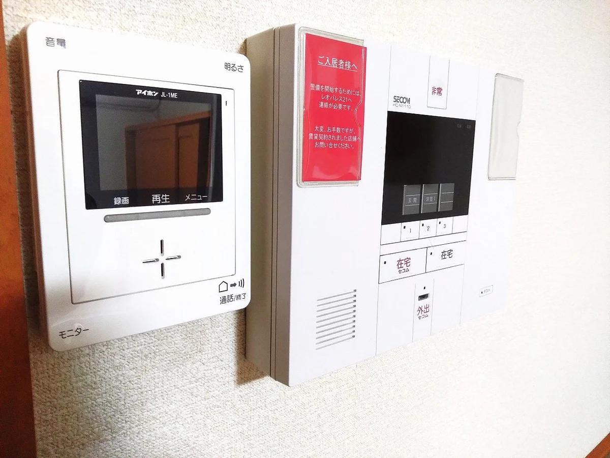 モニター付インターホンもあって安心♪