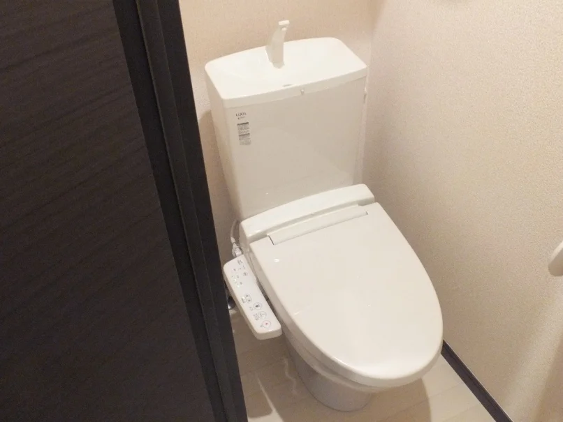温水洗浄便座付きです。