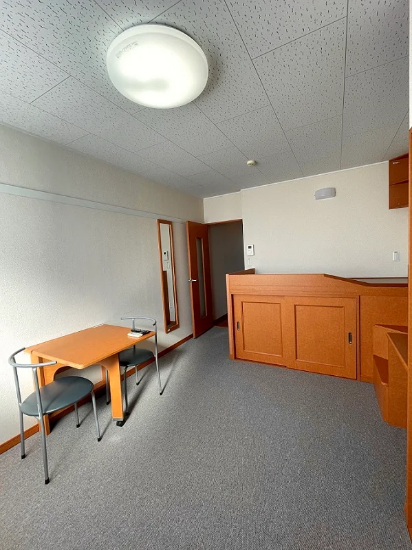 2F　フローリング