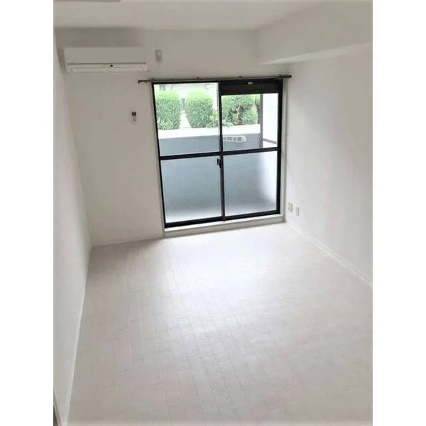 家具設置前のお部屋の画像になります