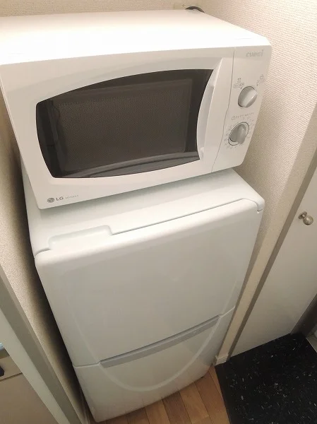 冷蔵庫と電子レンジ付です。