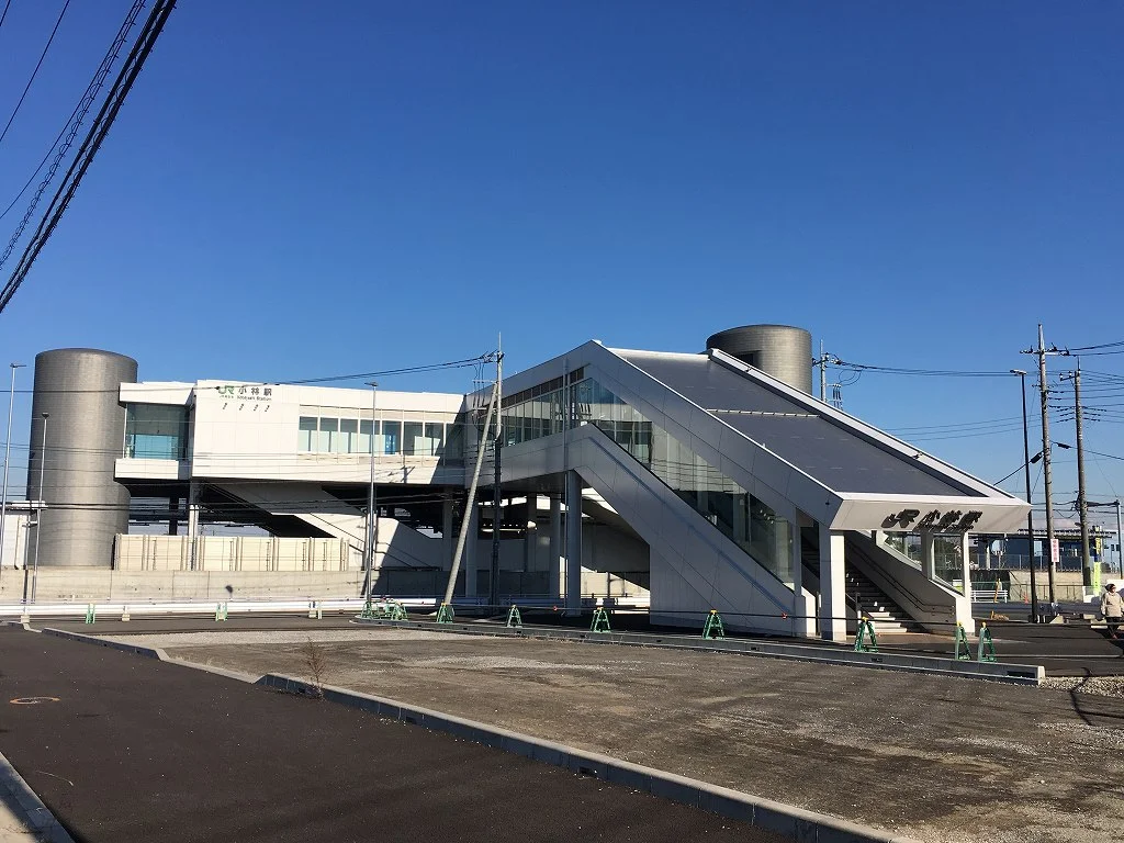 窓から駅が見える距離です。