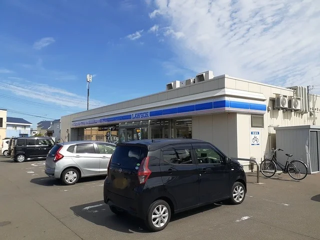 ローソン青森自由ヶ丘二丁目店まで165m