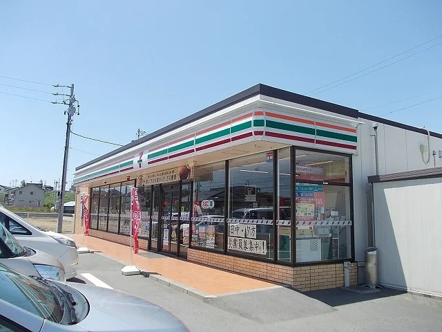 セブンイレブン磐田新貝店まで350m