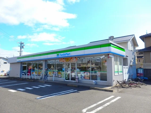 ファミリーマート桑名松の木東店まで750m