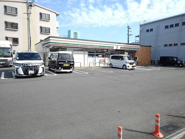 セブンイレブン山川神代１丁目店まで520m