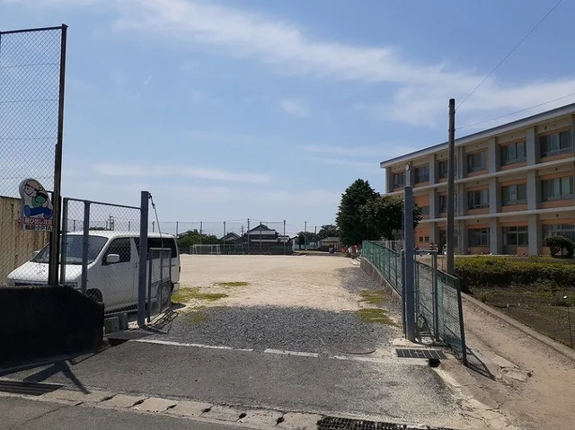 中津市立鶴居小学校まで750m