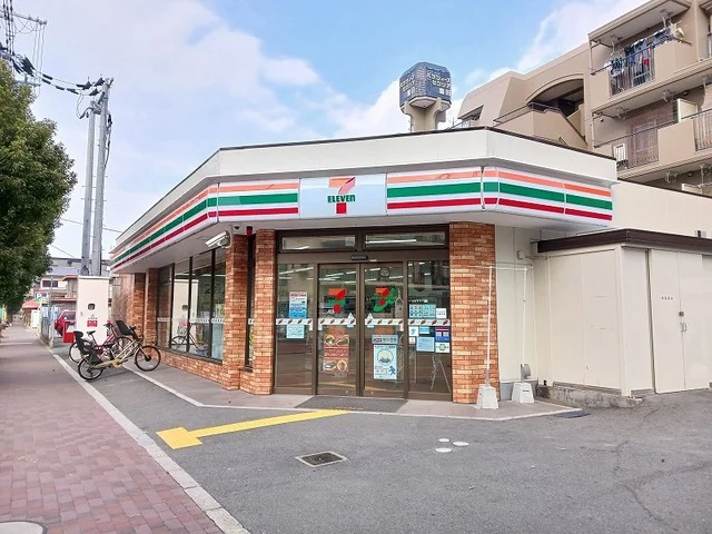 セブンイレブンまで120m
