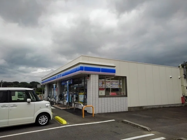 ローソン三豊山本町店まで1400m