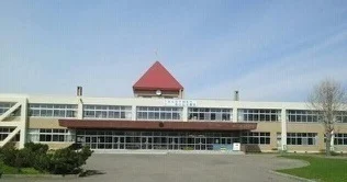 滝川市立西小学校まで450m