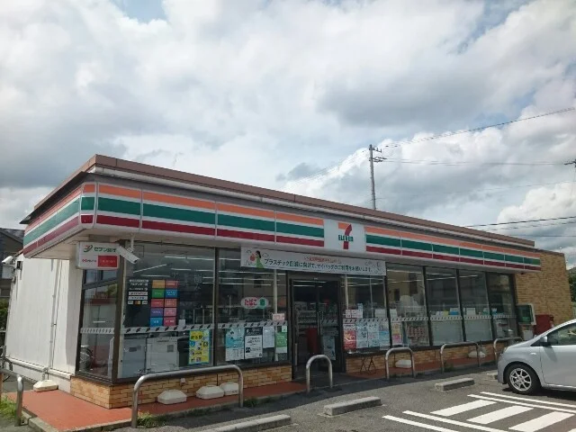 セブン-イレブン 春日井出川町まで950m