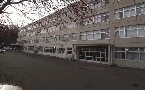 宮の丘中学校まで750m