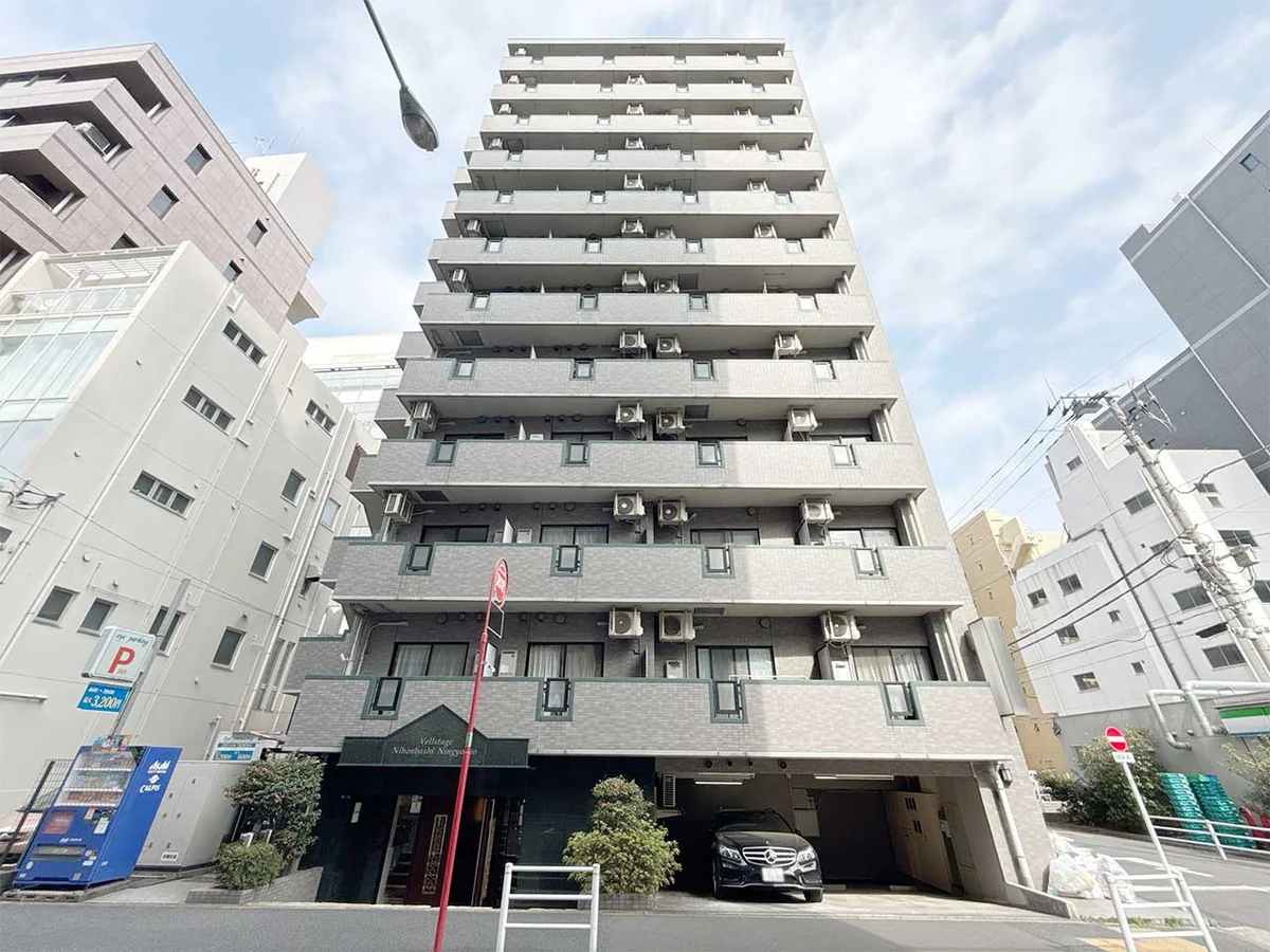 写真はお部屋のイメージです。ラグなどの室内装飾はございません。