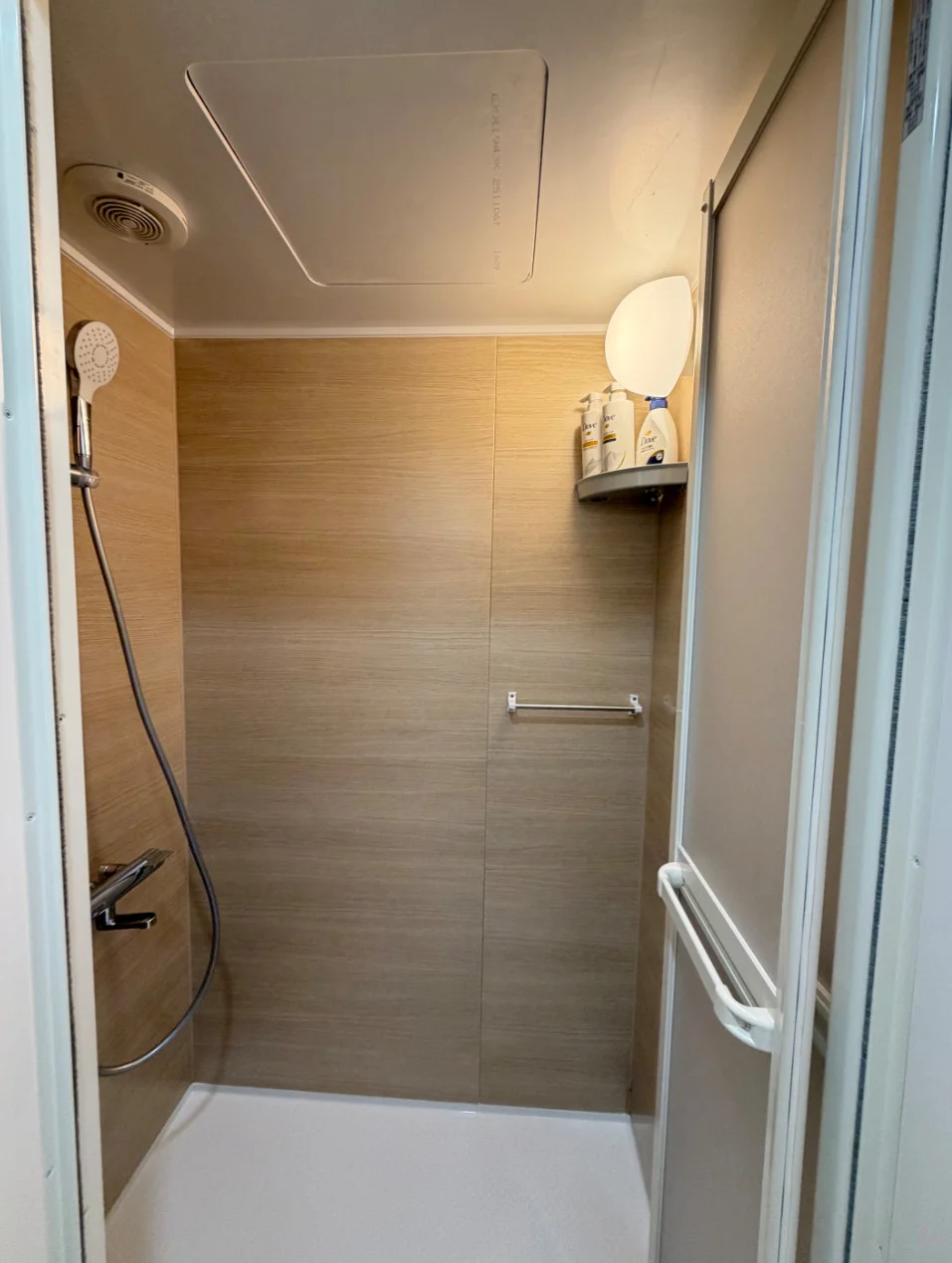 シャワールーム