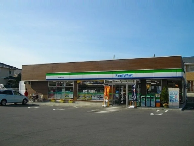 ファミリーマート　新屋日吉町店まで92m