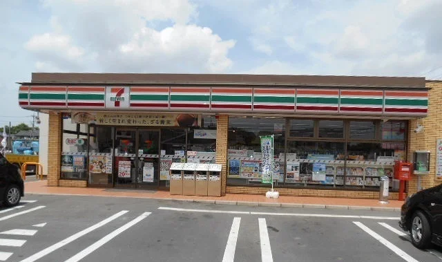 セブンイレブン市原古市場店まで300m