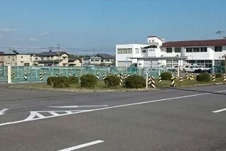タカラ自動車学校まで390m